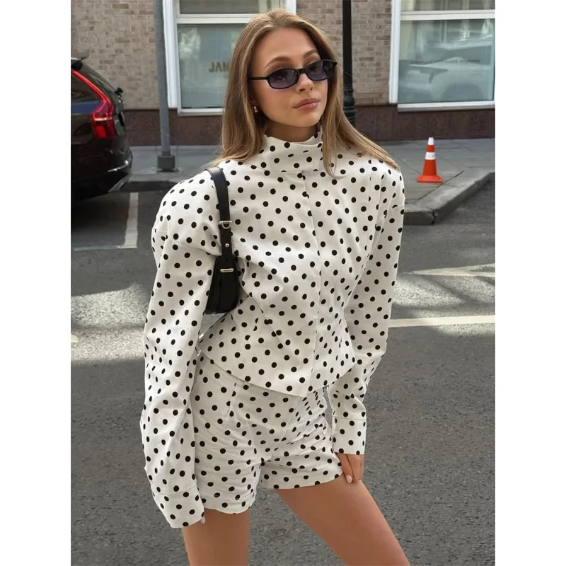 Модный комплект из 2 предметов: шорты и рубашка с длинным рукавом, контрастная рубашка с пэчворком и женские шорты, летний комплект для женщин.
Модный комплект из 2 предметов: шорты и рубашка с длинным рукавом, контрастная рубашка с пэчворком и женские шорты, летний комплект для женщин.