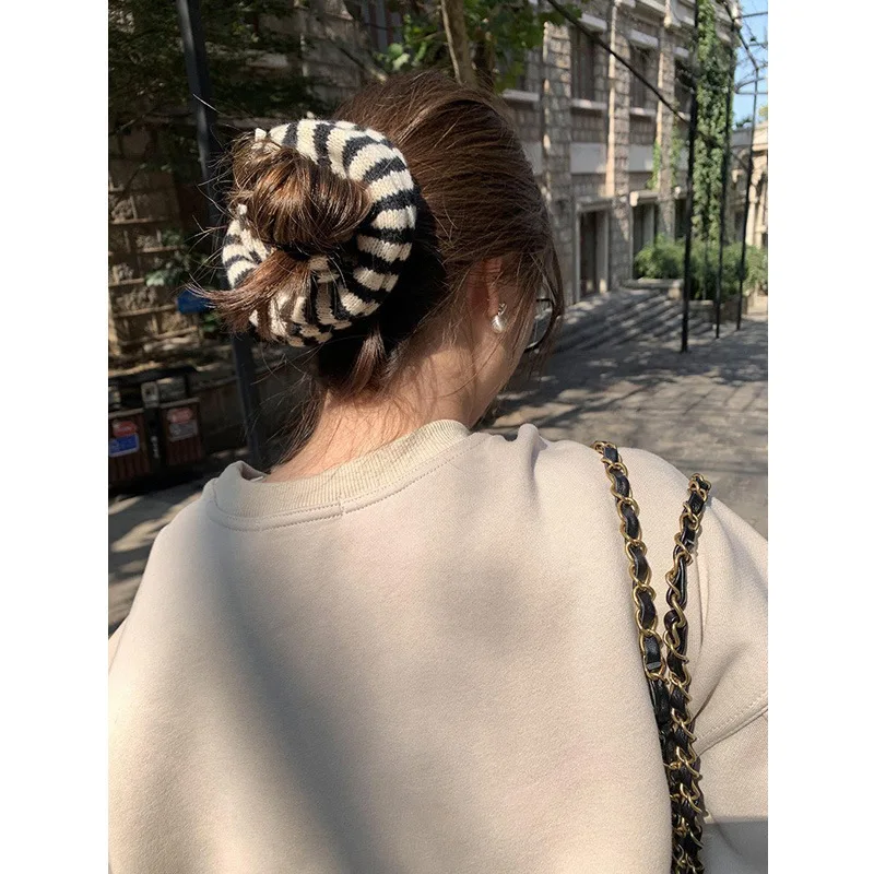 2026 New Knit Stripe Scrunchie for Women Fall Winter Plush Ponytail Holder Non Slip Soft Strong Hold Daily
2026 New Knit Stripe Scrunchie for Women Fall Winter Plush Ponytail Holder Non Slip Soft Strong Hold Daily
