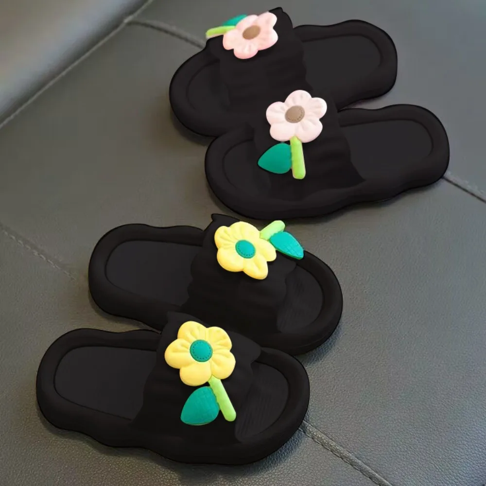 Soft PVC Home Flat Slippers Flower Eyes Outer Wear Shoes Open-toe Lightweight Bathroom Slippers Bathroom
Soft PVC Home Flat Slippers Flower Eyes Outer Wear Shoes Open-toe Lightweight Bathroom Slippers Bathroom