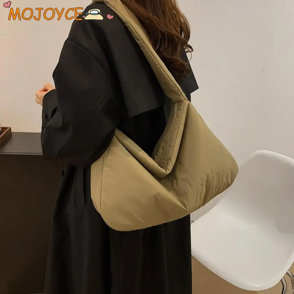Solid Color Messenger Bags Women's Puffy Shoulder Bag Large Capacity Nylon Crossbody Bags with Inner Pocket Casual Commuting Bag
Solid Color Messenger Bags Women's Puffy Shoulder Bag Large Capacity Nylon Crossbody Bags with Inner Pocket Casual Commuting Bag