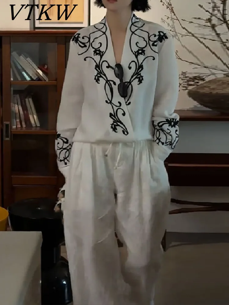 VTKW White Linen Ladies' Suit 2025 New Style Printed Long-sleeved Top Linen Cotton Wide-leg Pants Two-piece Summer Outfit
VTKW White Linen Ladies' Suit 2025 New Style Printed Long-sleeved Top Linen Cotton Wide-leg Pants Two-piece Summer Outfit
