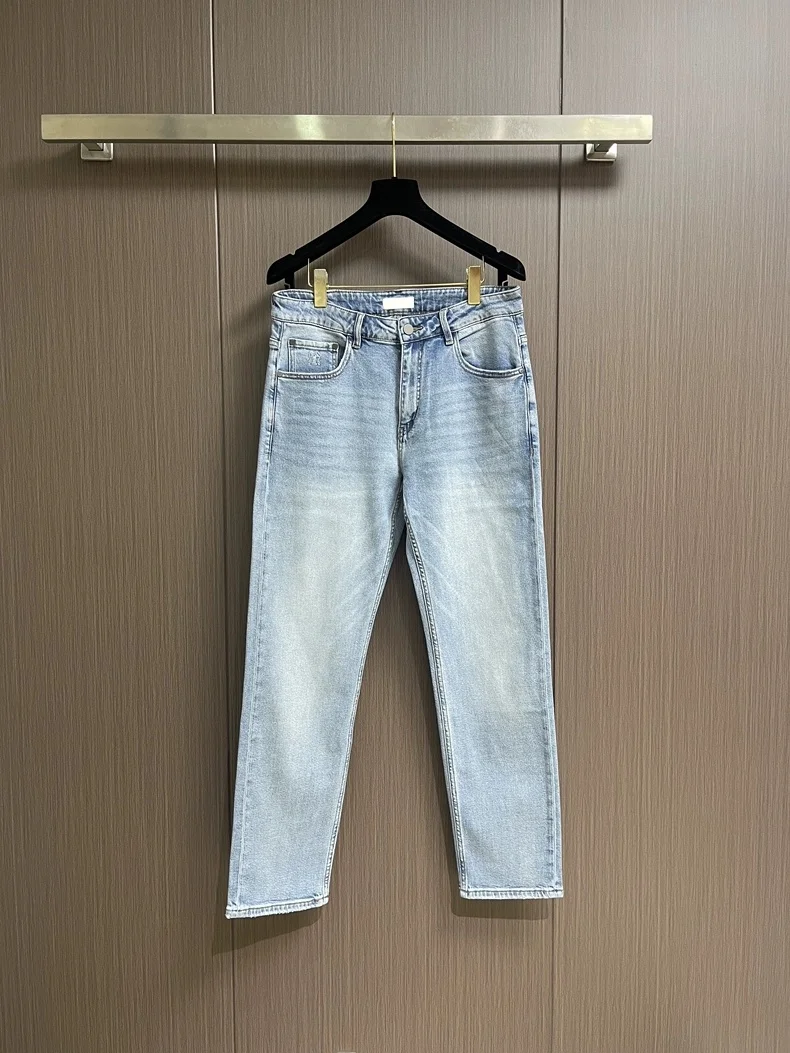 Italian Vintage Men's Summer Embroidered Badge Fashion Business Casual Versatile Comfortable Straight Leg Washed Denim Jeans
Italian Vintage Men's Summer Embroidered Badge Fashion Business Casual Versatile Comfortable Straight Leg Washed Denim Jeans