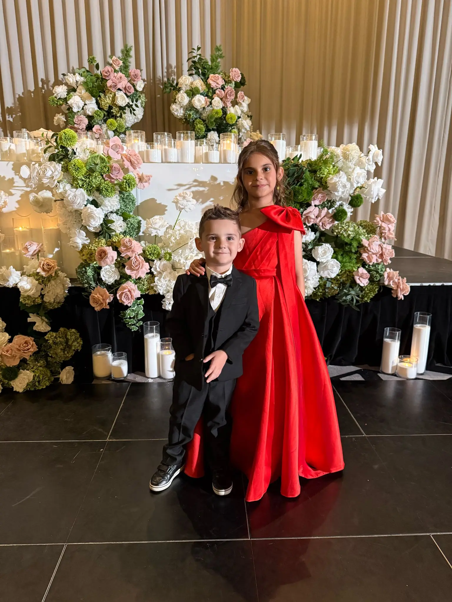 Настраиваемое красное платье с цветочным узором на одно плечо для атласной свадьбы и платья для первого причастия с бантом, свадебные церемонии, вечеринки
Настраиваемое красное платье с цветочным узором на одно плечо для атласной свадьбы и платья для первого причастия с бантом, свадебные церемонии, вечеринки