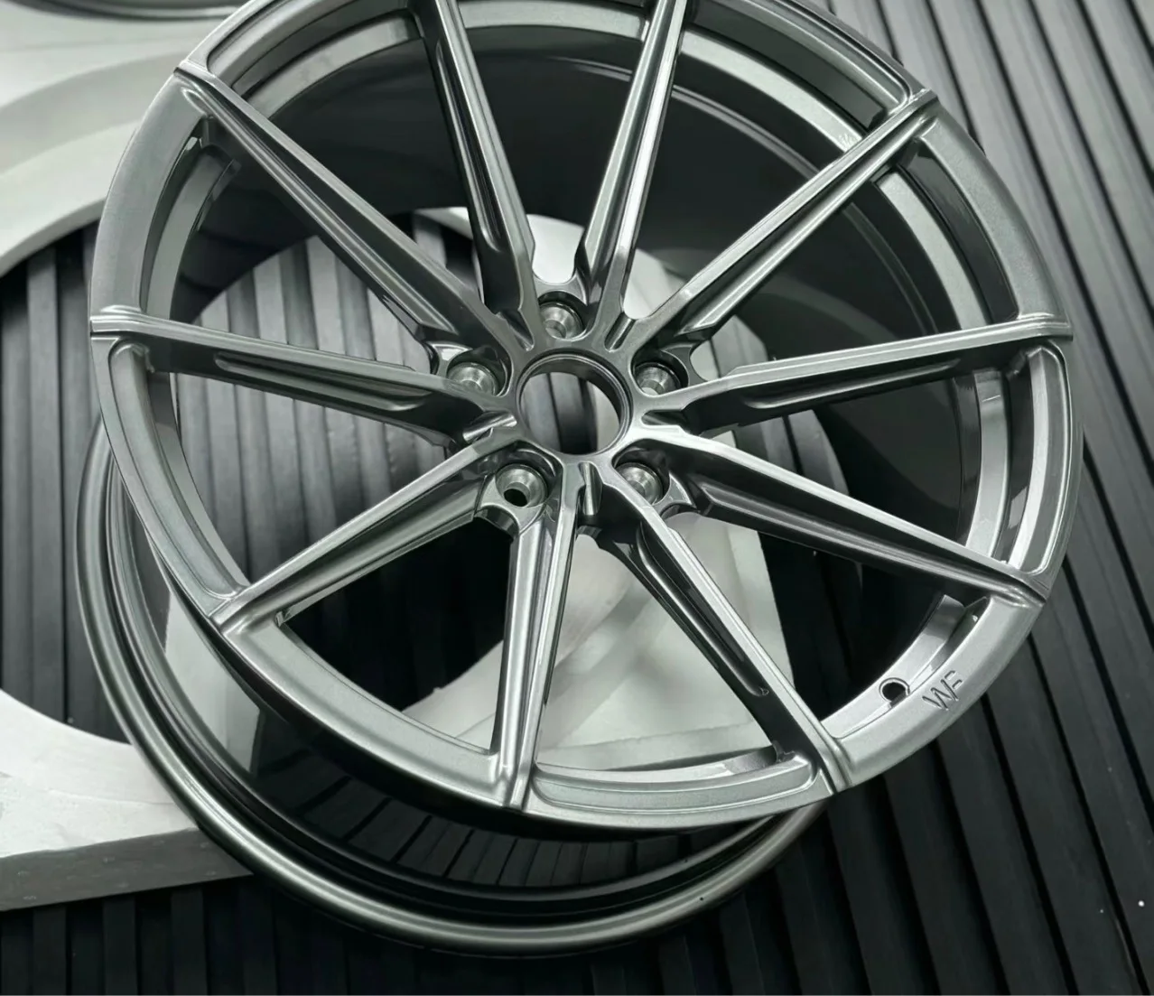 Кованые колеса WF CF3 для Audi A3a4 BMW M3, модификация автомобиля Mercedes-Benz Volkswagen, модификация кованых колес, кованое колесо 
Кованые колеса WF CF3 для Audi A3a4 BMW M3, модификация автомобиля Mercedes-Benz Volkswagen, модификация кованых колес, кованое колесо