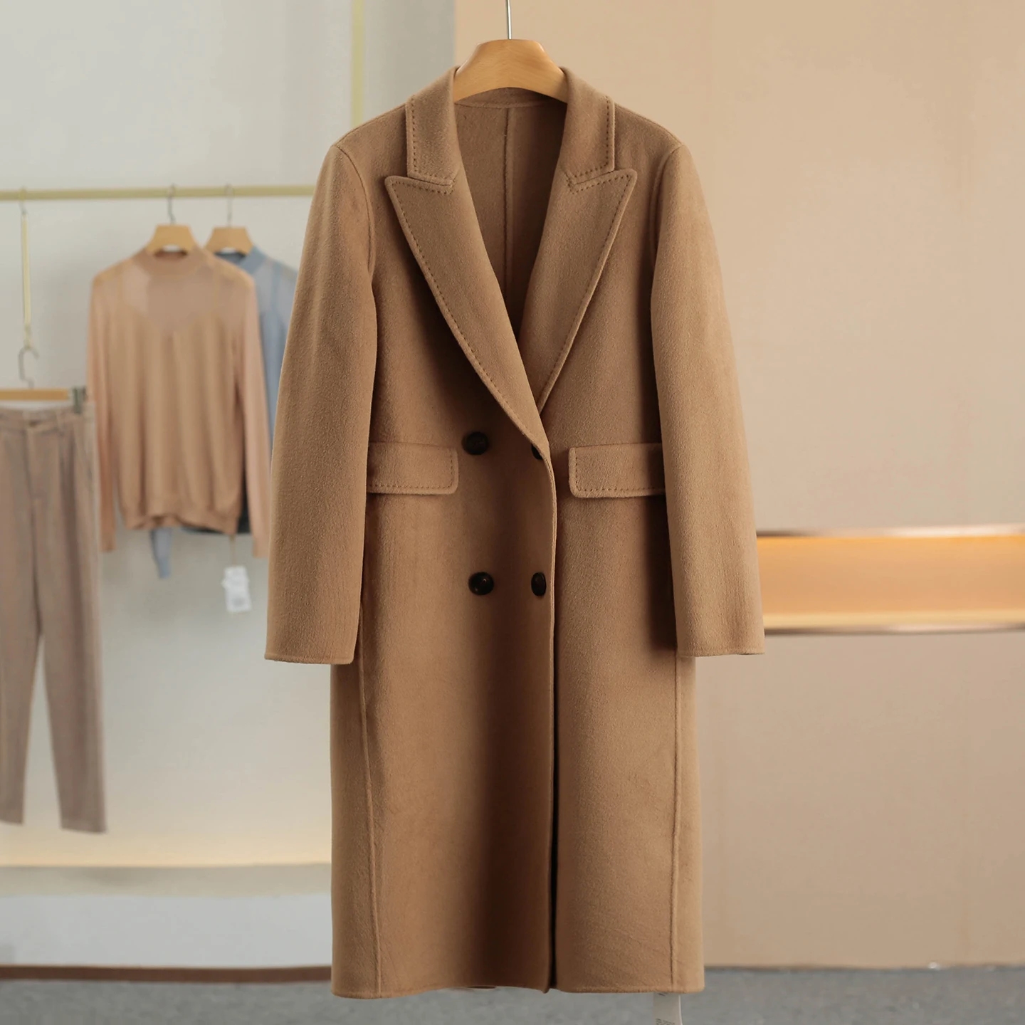 Double-Faced Woolen Coat with Suit Collar And Slit 100% Pure Wool Women's Winter Fashion Commute Style Long Sleeve Mid-Length
Double-Faced Woolen Coat with Suit Collar And Slit 100% Pure Wool Women's Winter Fashion Commute Style Long Sleeve Mid-Length