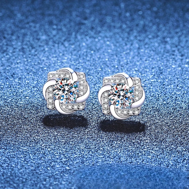 New S925 silver moissanite earrings rotating windmill 1 carat moissanite diamond earrings for women's wedding jewelry
New S925 silver moissanite earrings rotating windmill 1 carat moissanite diamond earrings for women's wedding jewelry