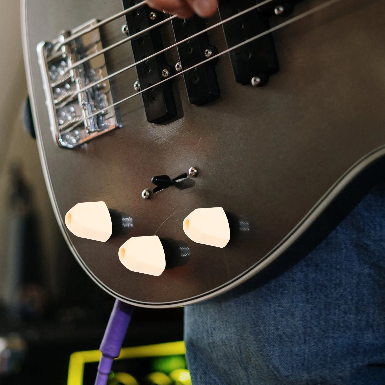 1Set Retro Guitar Tuning Knob Sturdy Tuning Peg Button for Folk Guitar Tuner Handle Lock String Function Machine Heads Parts
1Set Retro Guitar Tuning Knob Sturdy Tuning Peg Button for Folk Guitar Tuner Handle Lock String Function Machine Heads Parts