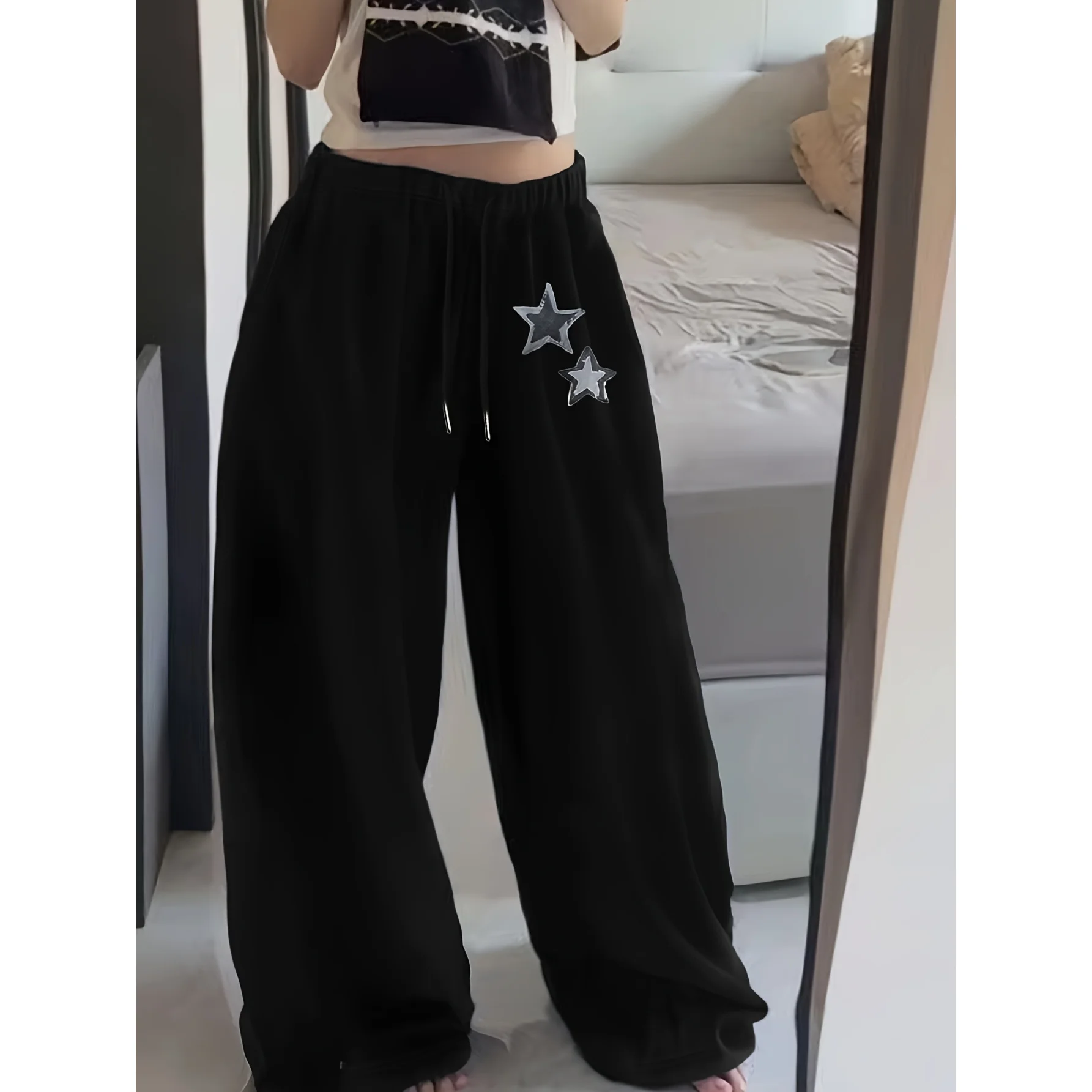 Women'S Casual Star Print Fleece Lined Wide Leg Sweatpants for Autumn and Winter, Versatile Loose and Comfortable Highwaisted
Women'S Casual Star Print Fleece Lined Wide Leg Sweatpants for Autumn and Winter, Versatile Loose and Comfortable Highwaisted