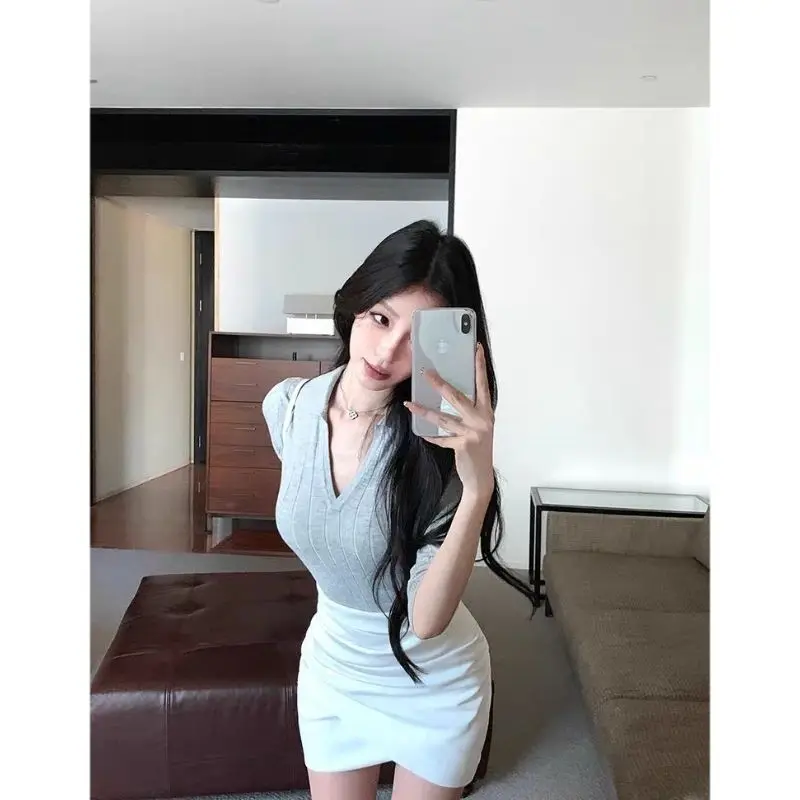2026 Autumn New Khaki V Neck 3/4 Sleeve Knit Top Women Waist Slim Undershirt, Elegant Fitted Casual All Match Fashion Daily Wear
2026 Autumn New Khaki V Neck 3/4 Sleeve Knit Top Women Waist Slim Undershirt, Elegant Fitted Casual All Match Fashion Daily Wear