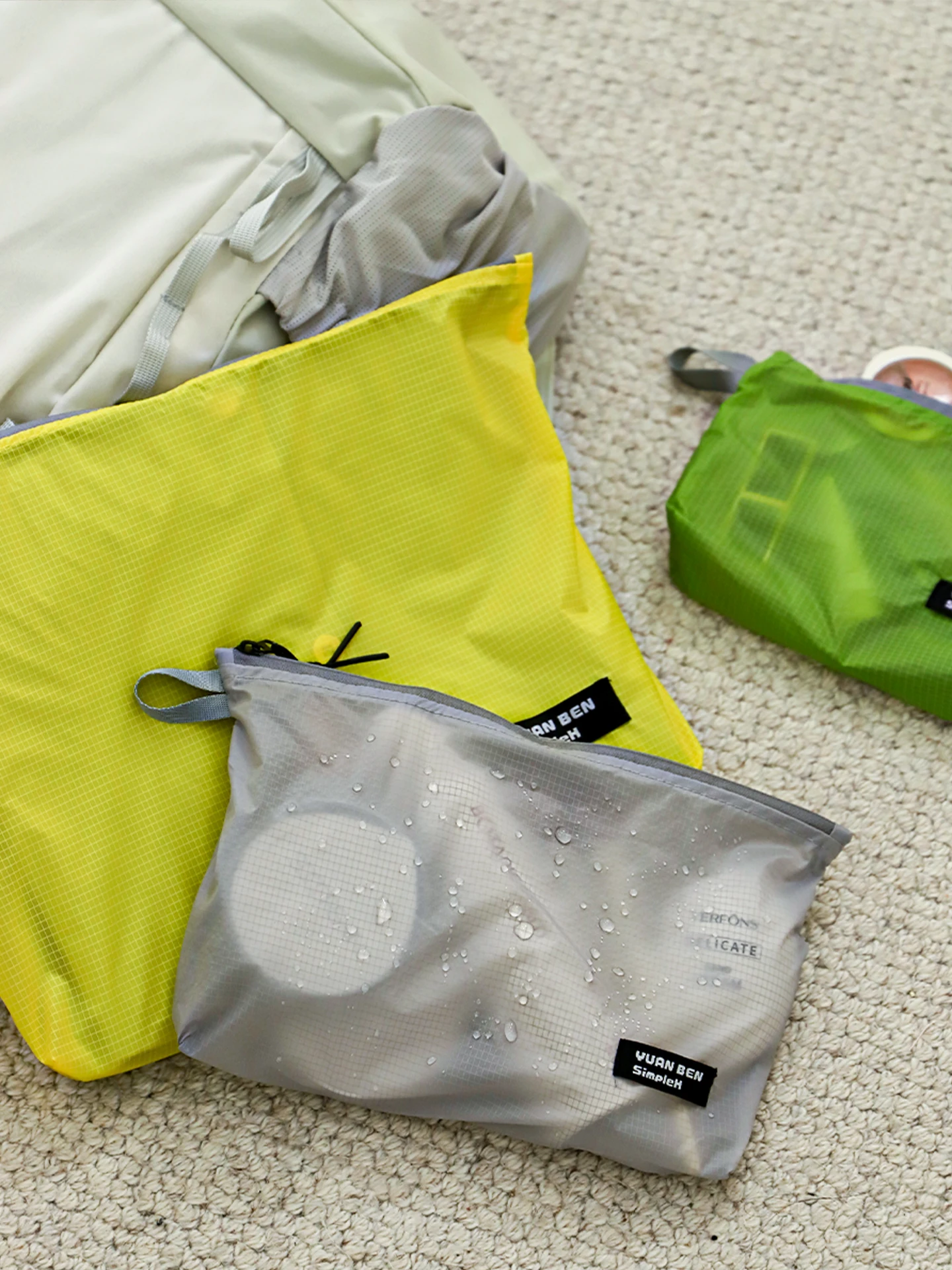 Ультралегкая портативная сумка для хранения одежды, водонепроницаемая, с большой вместимостью, на молнии, для организации вещей
Ультралегкая портативная сумка для хранения одежды, водонепроницаемая, с большой вместимостью, на молнии, для организации вещей