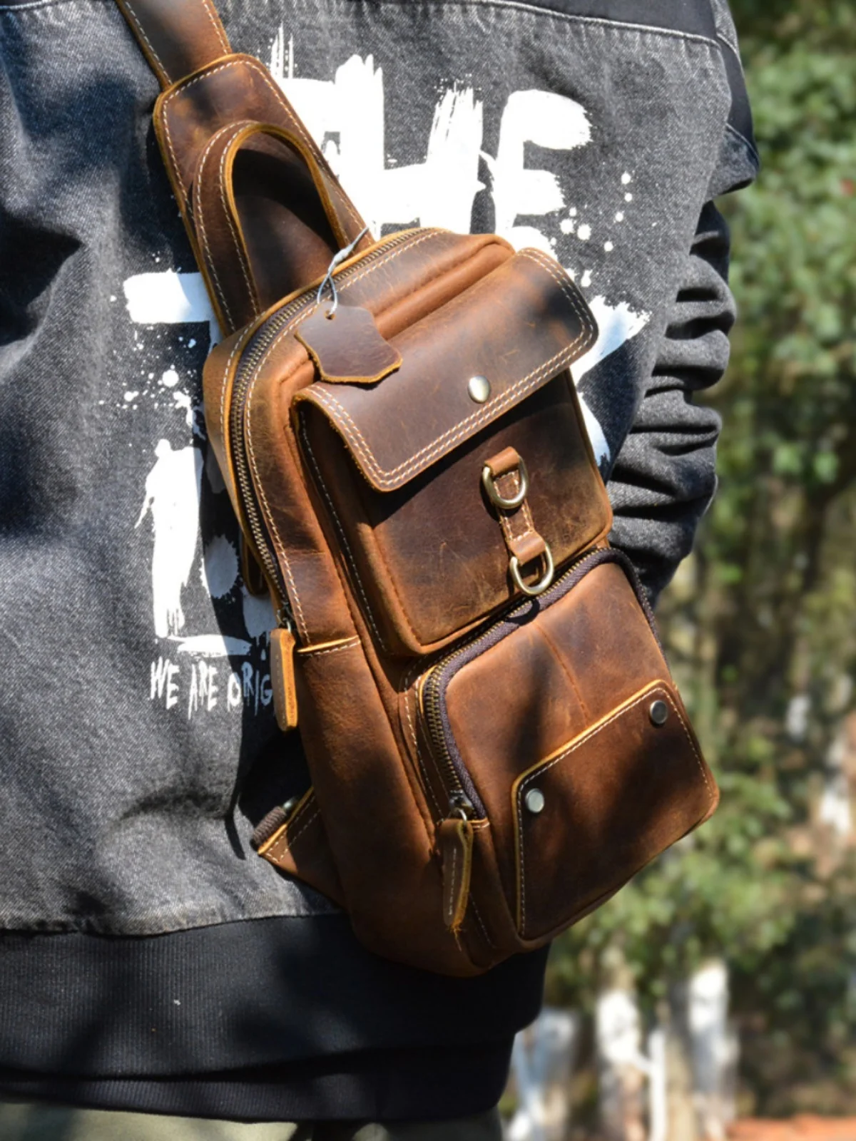 Retro Style Genuine Leather Men's Crossbody Bag Fashionable Casual Shoulder Bag Leather Chest Bag for Men by Baguise
Retro Style Genuine Leather Men's Crossbody Bag Fashionable Casual Shoulder Bag Leather Chest Bag for Men by Baguise