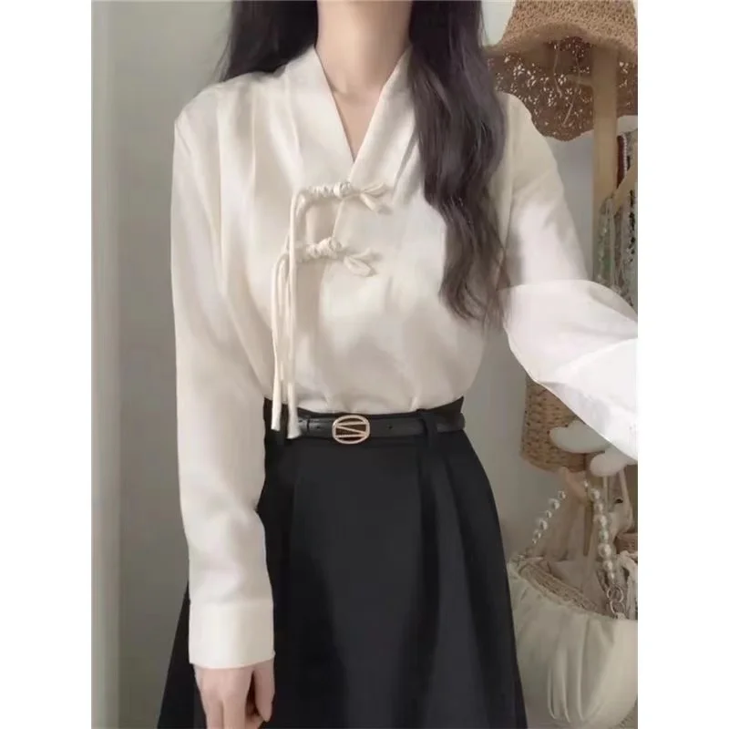 2024 Early Spring High end Temperament Top Women's New Chinese Style Chinese Style Button Shirt Half Skirt Two Piece Set
2024 Early Spring High end Temperament Top Women's New Chinese Style Chinese Style Button Shirt Half Skirt Two Piece Set