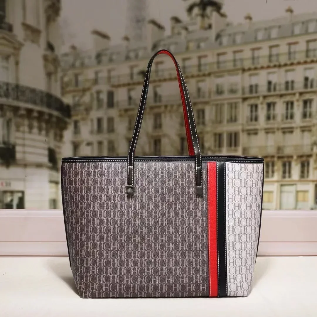 2025 Luxury Brand Women's Handbag Famous Designer Leather Messenger Style Shoulder Strap Classic Popular
2025 Luxury Brand Women's Handbag Famous Designer Leather Messenger Style Shoulder Strap Classic Popular