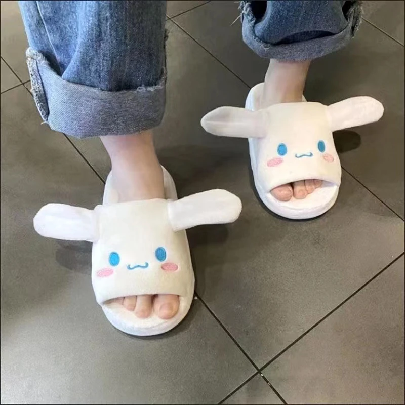 Sanrio Kawaii Cinnamoroll My Melody Kuromi Pompompurin Moving Ears Slippers Plush slippers Anime style Holiday gifts
Sanrio Kawaii Cinnamoroll My Melody Kuromi Pompompurin Moving Ears Slippers Plush slippers Anime style Holiday gifts