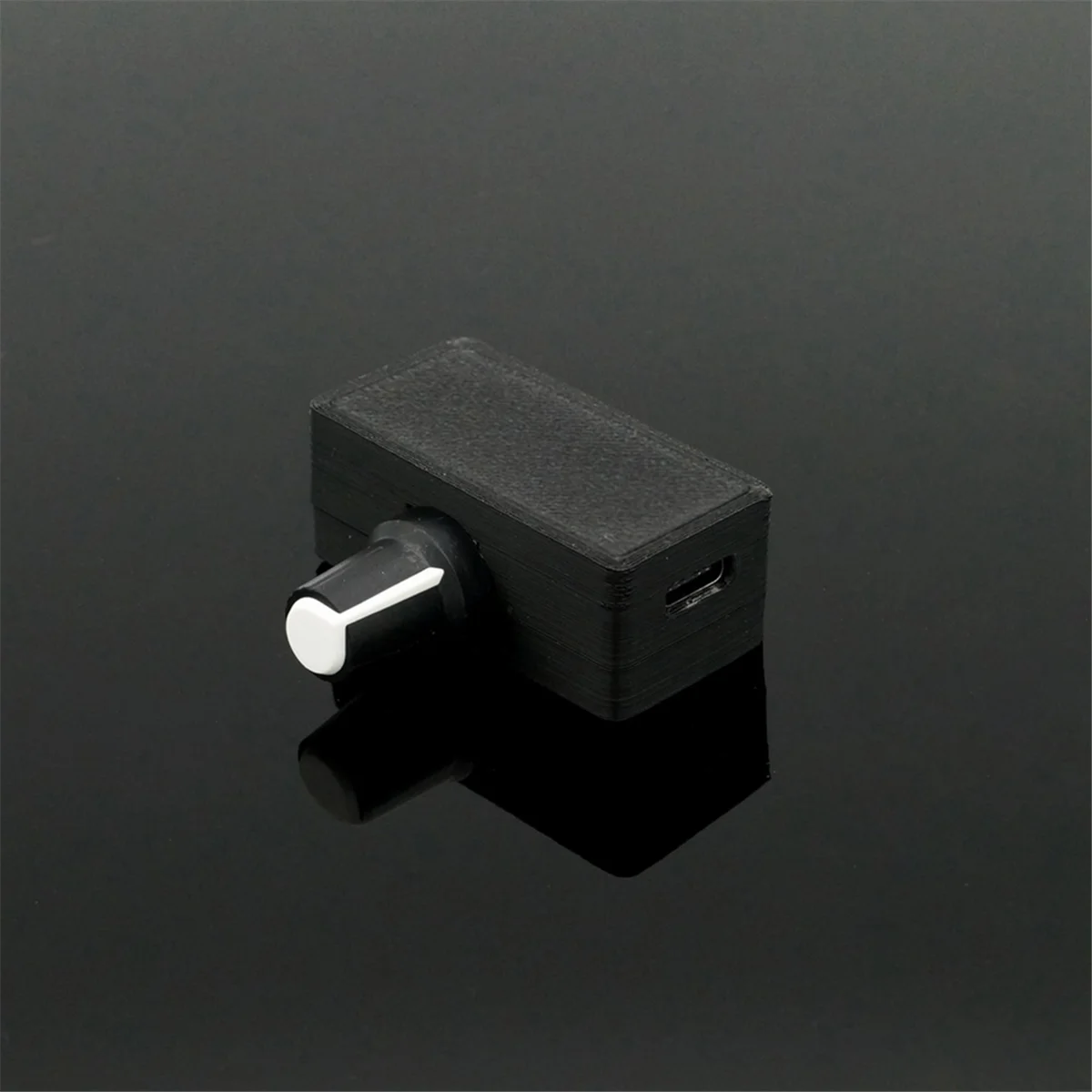 PWM Speed Controller 4Pin PWM Fan Governor USB TYPE-C Power Supply DIY Watercooling Cooler
PWM Speed Controller 4Pin PWM Fan Governor USB TYPE-C Power Supply DIY Watercooling Cooler