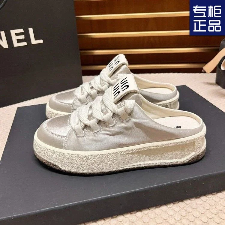 Half Slippers Women 2025 Summer New Round Head Lace-up Casual Small White Shoes Comfortable Shoes
Half Slippers Women 2025 Summer New Round Head Lace-up Casual Small White Shoes Comfortable Shoes
