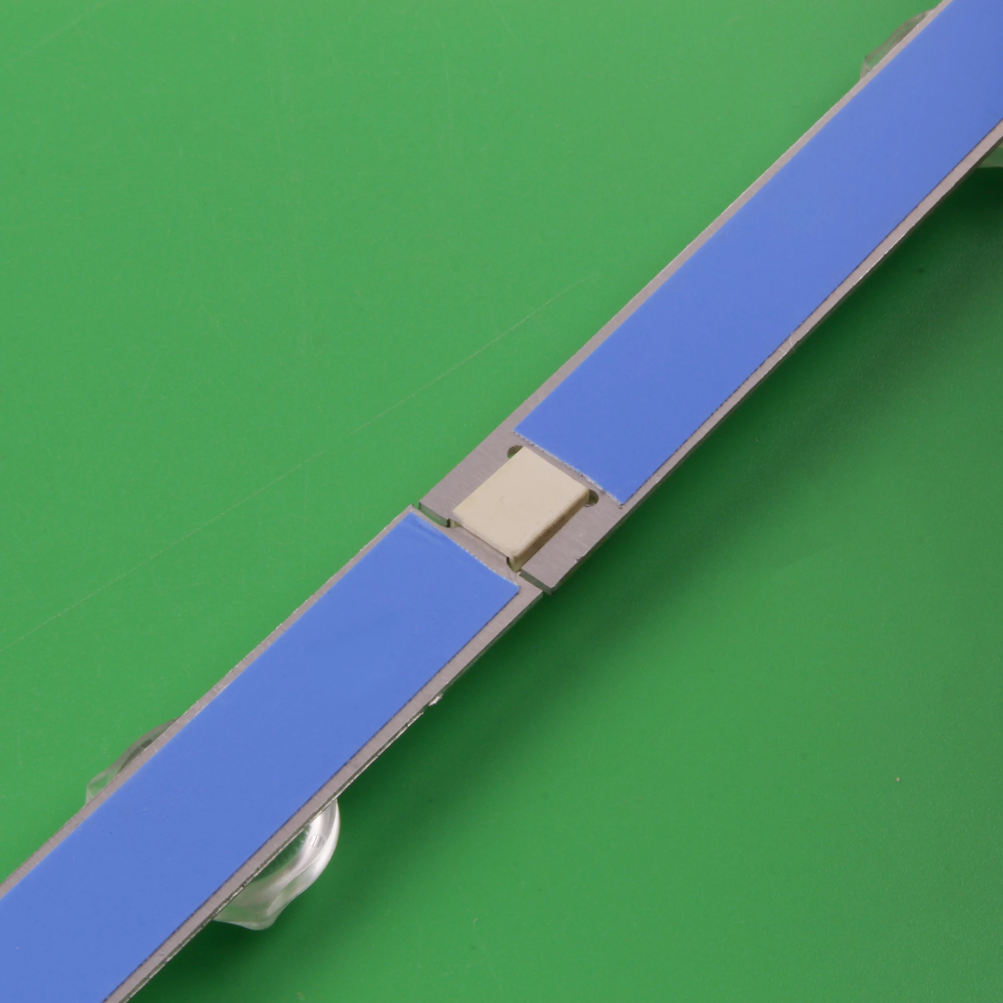 10 pcs/lot New LED backlight strip for 42LA613V 42WT30MS 42LA615V-ZB 42LA620V-ZA 6916L-1505A 6916L-1506A 6916L-1507A 6916L-1508A
10 pcs/lot New LED backlight strip for 42LA613V 42WT30MS 42LA615V-ZB 42LA620V-ZA 6916L-1505A 6916L-1506A 6916L-1507A 6916L-1508A