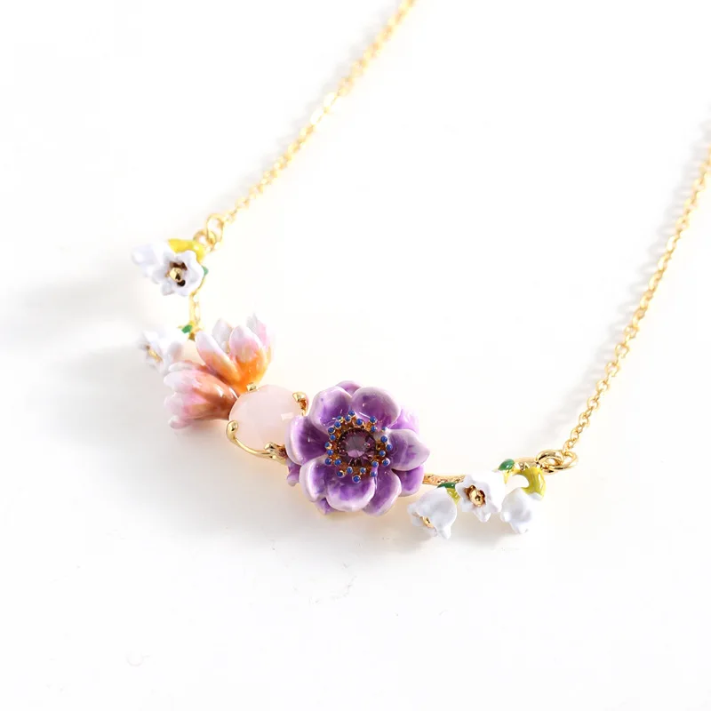 New Purple Lotus Lily of the Valley Enamel Flower Pendant Necklace for Women High-end Clavicle Chain Jewelry Temperament Design
New Purple Lotus Lily of the Valley Enamel Flower Pendant Necklace for Women High-end Clavicle Chain Jewelry Temperament Design