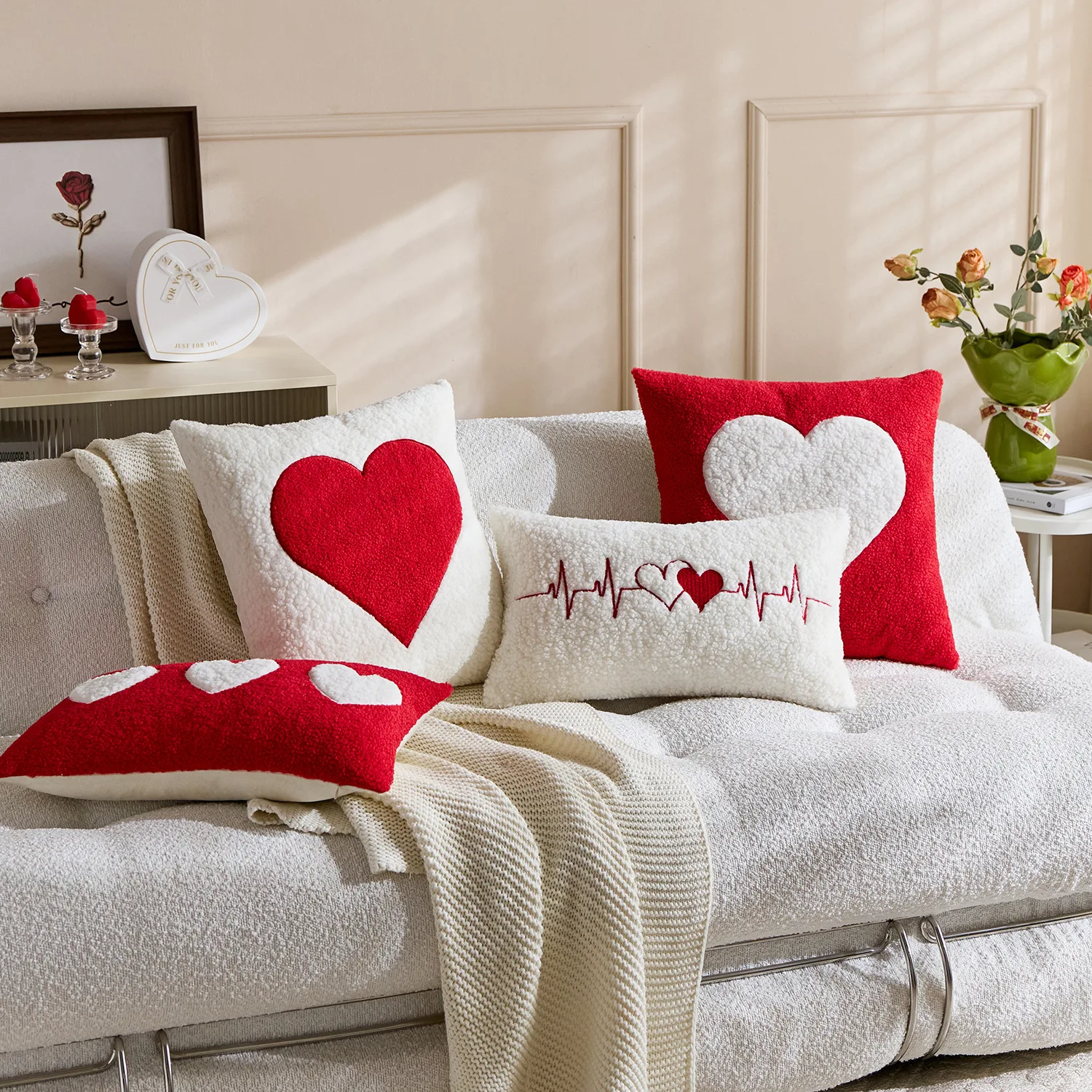 2pcs Heart Pillow Cases Set Soft Heart Shape Embroidery Cushion Covers Red White for Valentine's Day Couch Bedroom Living Room
2pcs Heart Pillow Cases Set Soft Heart Shape Embroidery Cushion Covers Red White for Valentine's Day Couch Bedroom Living Room