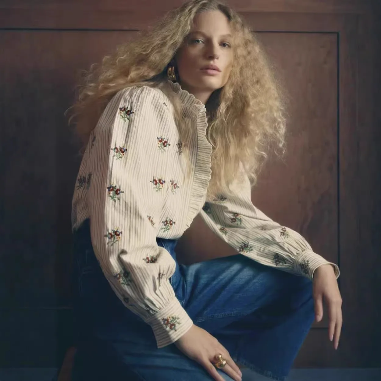 French Sle Loose Fit Cotton irt Spring Summer New Floral Embroidery Bubble Sve Ruffle Hem Versatile Top Women's Faion
French Sle Loose Fit Cotton irt Spring Summer New Floral Embroidery Bubble Sve Ruffle Hem Versatile Top Women's Faion