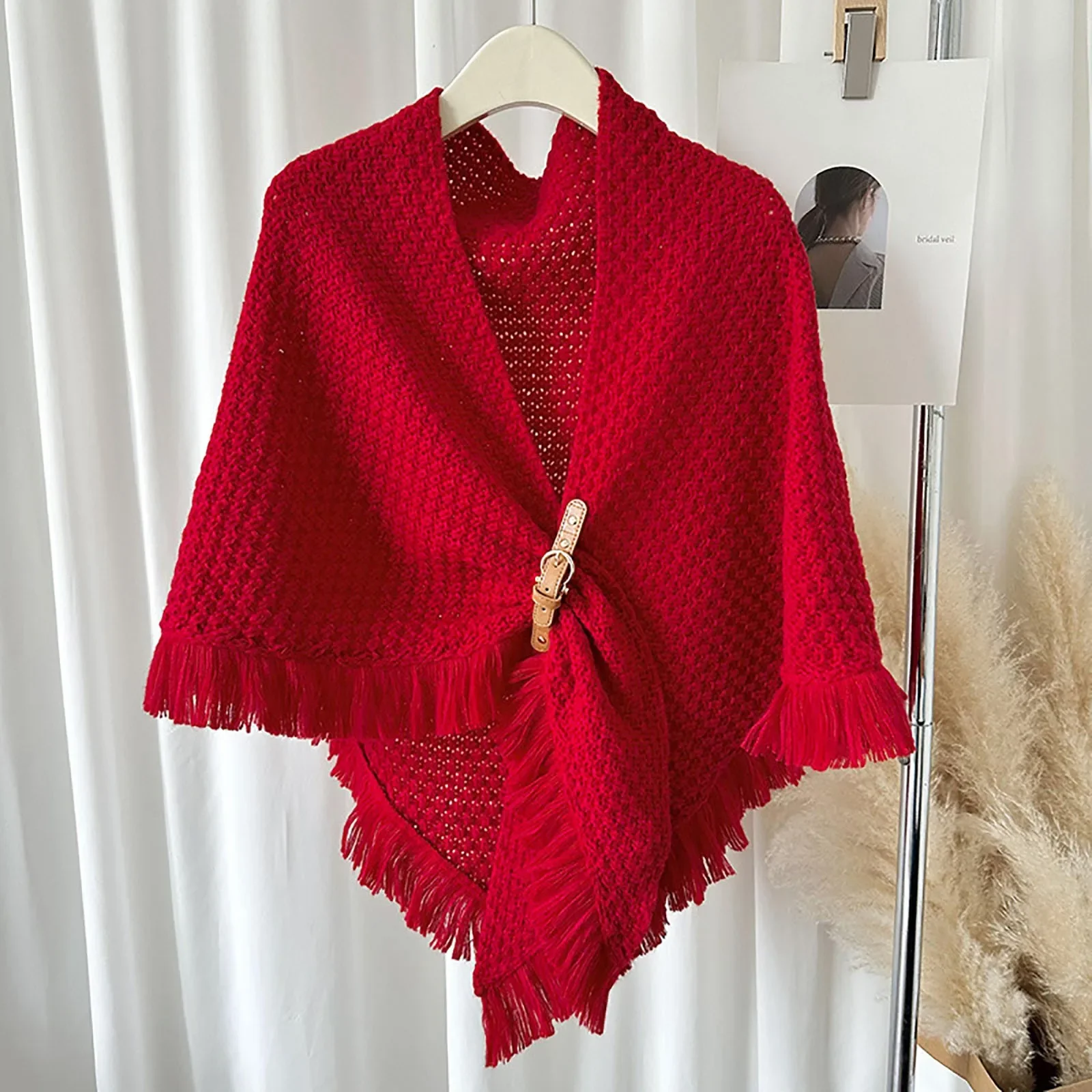 Autumn Winter Warm Shawl Leather Buckle Cape Knitted Cape Korean Version Of The New Fashion Triangle Network Red Buckle Shawls
Autumn Winter Warm Shawl Leather Buckle Cape Knitted Cape Korean Version Of The New Fashion Triangle Network Red Buckle Shawls
