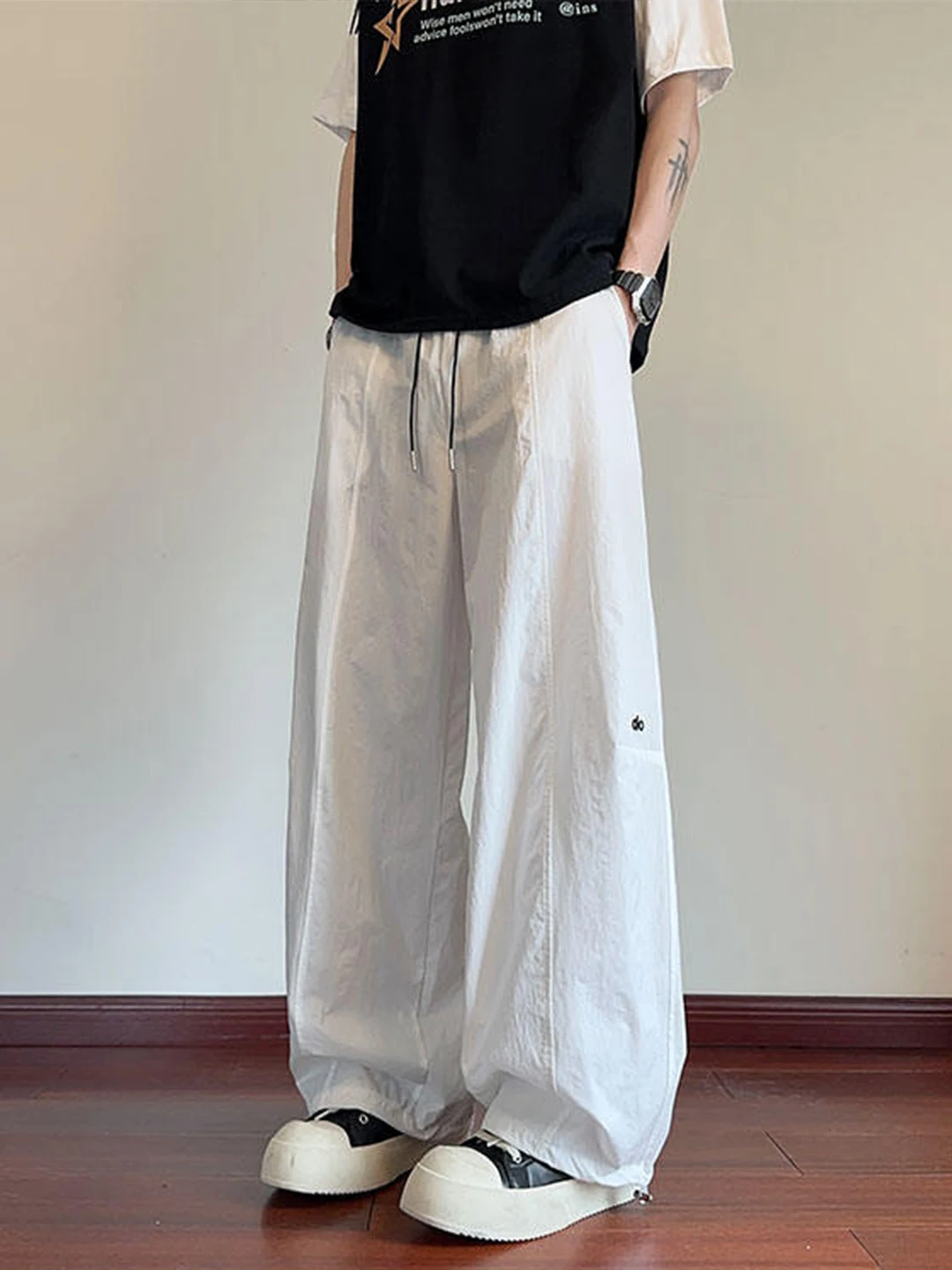 Мужские летние свободные тонкие широкие брюки с вышивкой, охлаждающие, с защитой от солнца, быстросохнущие, в стиле джинсов
Мужские летние свободные тонкие широкие брюки с вышивкой, охлаждающие, с защитой от солнца, быстросохнущие, в стиле джинсов