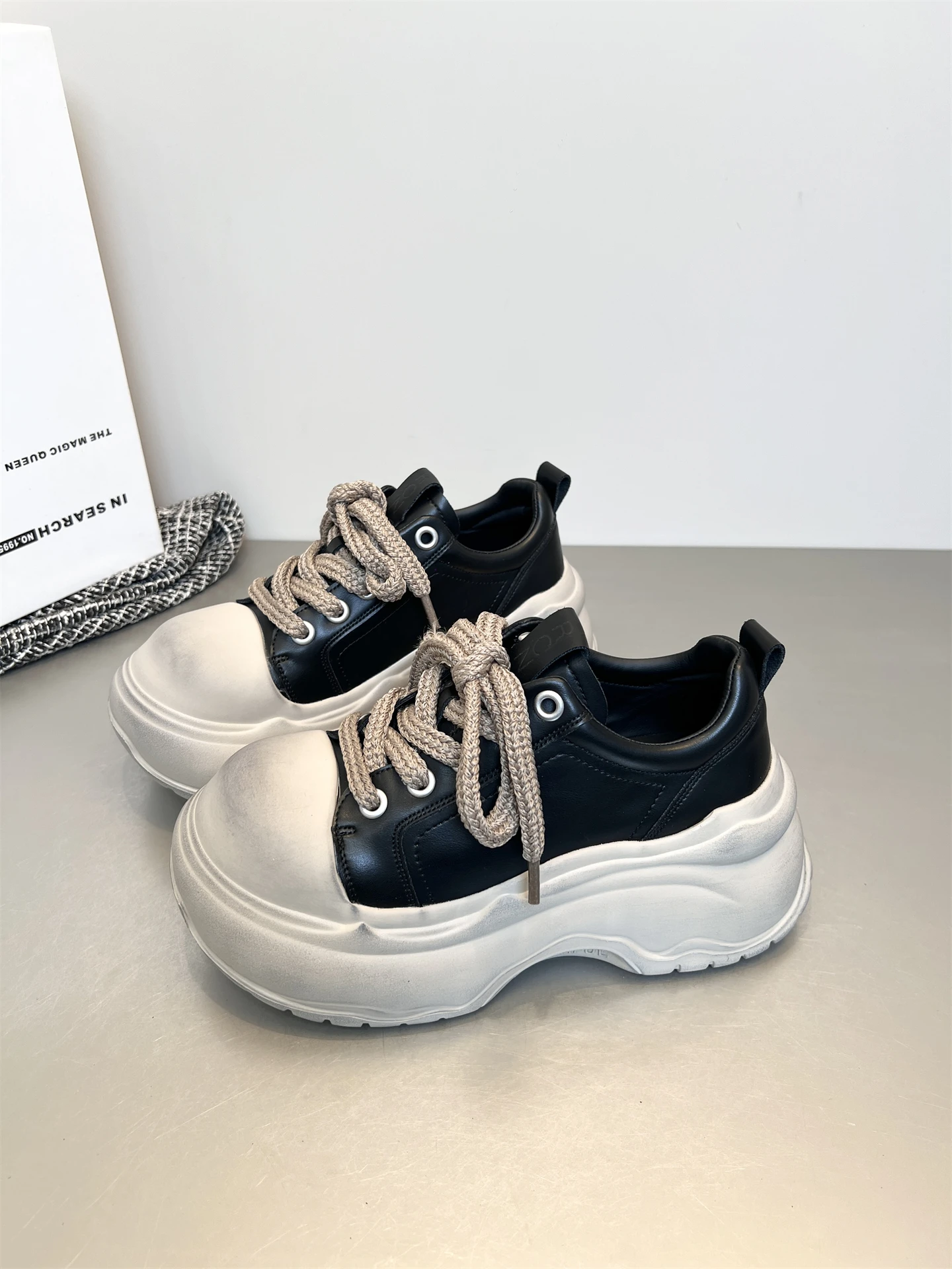 Platform Wedge Casual Comfy High Brand Chunky Women's Sneakers Big head bread shoes female 7CM Hidden Heels Shoes For Women
Platform Wedge Casual Comfy High Brand Chunky Women's Sneakers Big head bread shoes female 7CM Hidden Heels Shoes For Women