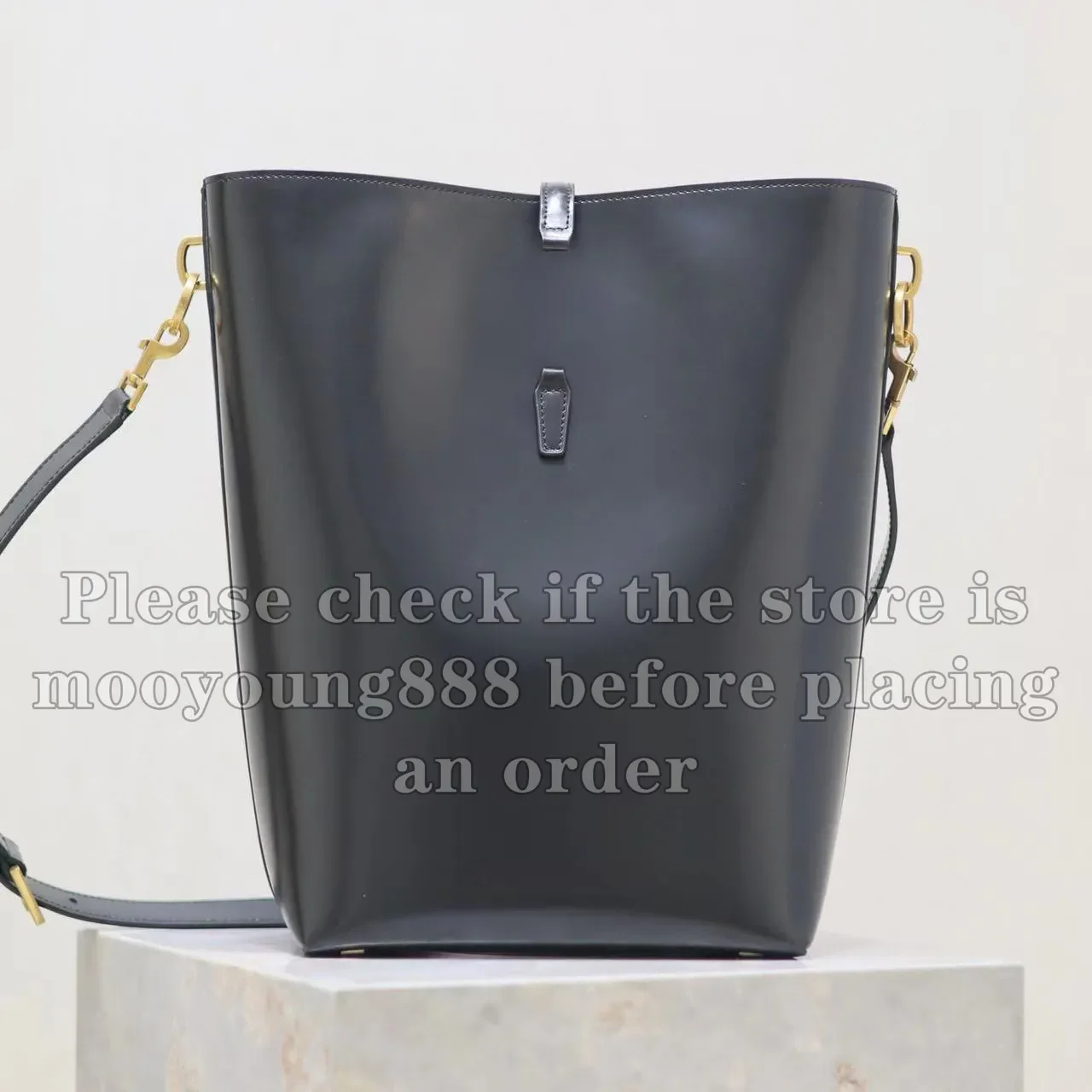 wholesale price 12A upgrade mirror quality designer bucket bag 32cm handbag for women large leather calfskin crossbody
wholesale price 12A upgrade mirror quality designer bucket bag 32cm handbag for women large leather calfskin crossbody