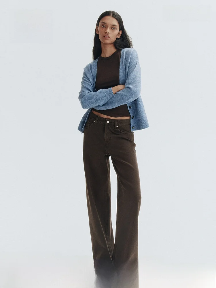 Свободный кардиган на пуговицах для женщин, весенняя коллекция H&M, повседневный стиль, с карманами, из смесовой ткани (шерсть, полиэстер, нейлон)
Свободный кардиган на пуговицах для женщин, весенняя коллекция H&M, повседневный стиль, с карманами, из смесовой ткани (шерсть, полиэстер, нейлон)