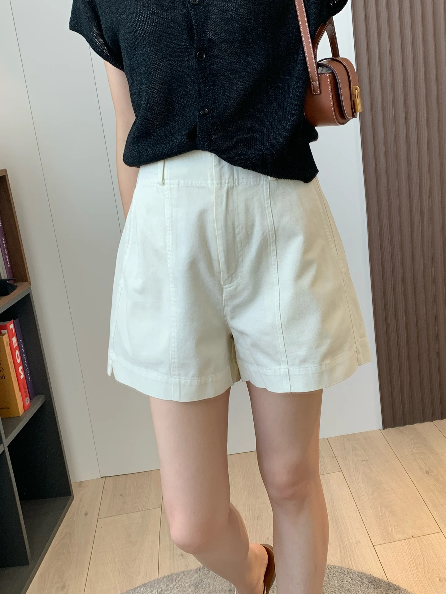 Брюки с высокой талией, А-силуэт, повседневные, свободного кроя, с прорезями по бокам, широкие штанины, для работы, 100% хлопок, летняя коллекция
Брюки с высокой талией, А-силуэт, повседневные, свободного кроя, с прорезями по бокам, широкие штанины, для работы, 100% хлопок, летняя коллекция