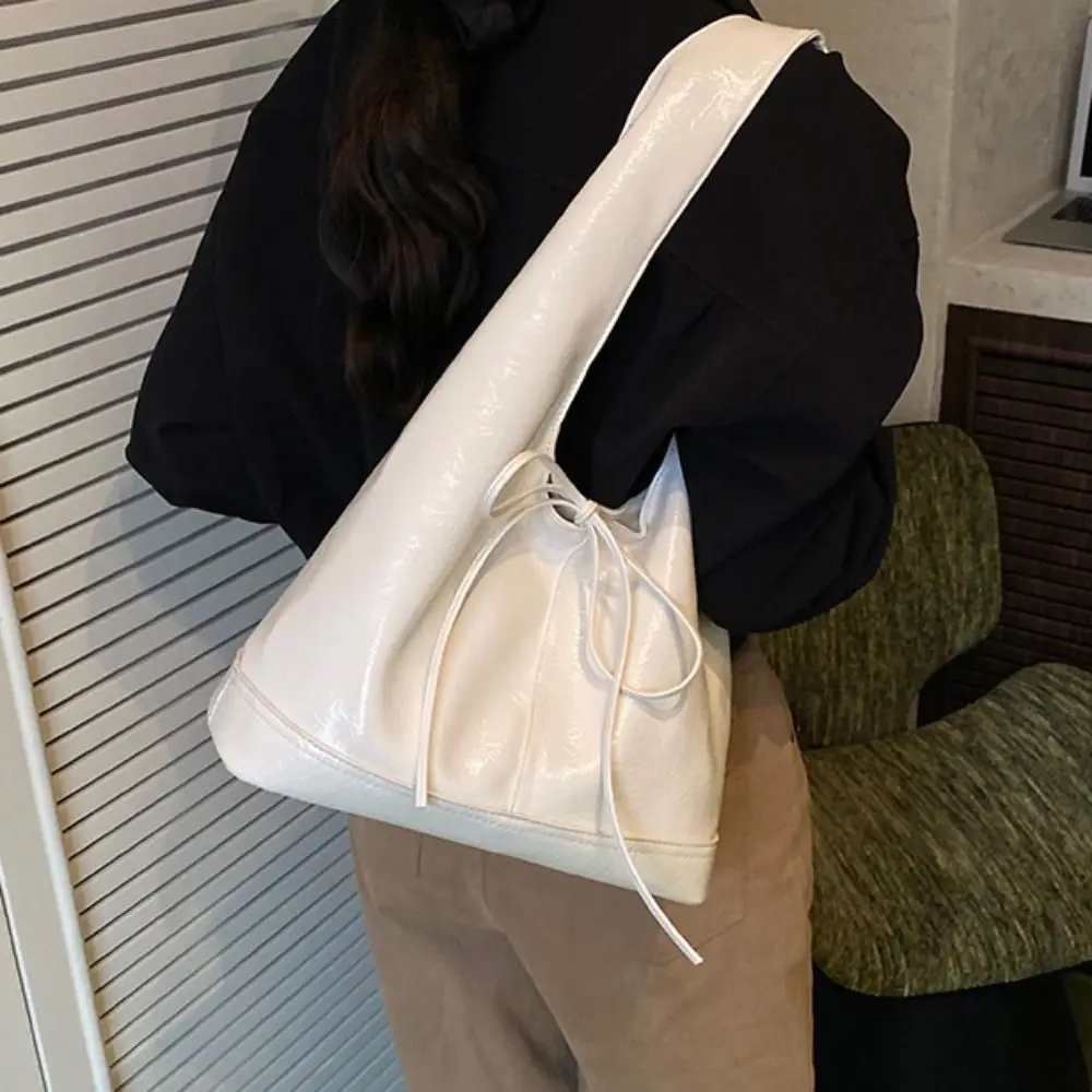 New Deisgn Oil Wax Leather Tote Bag Large Capacity Solid Color Bow Bucket Bag Sweet Korean Style Commuting Shoulder Bag Ladies
New Deisgn Oil Wax Leather Tote Bag Large Capacity Solid Color Bow Bucket Bag Sweet Korean Style Commuting Shoulder Bag Ladies