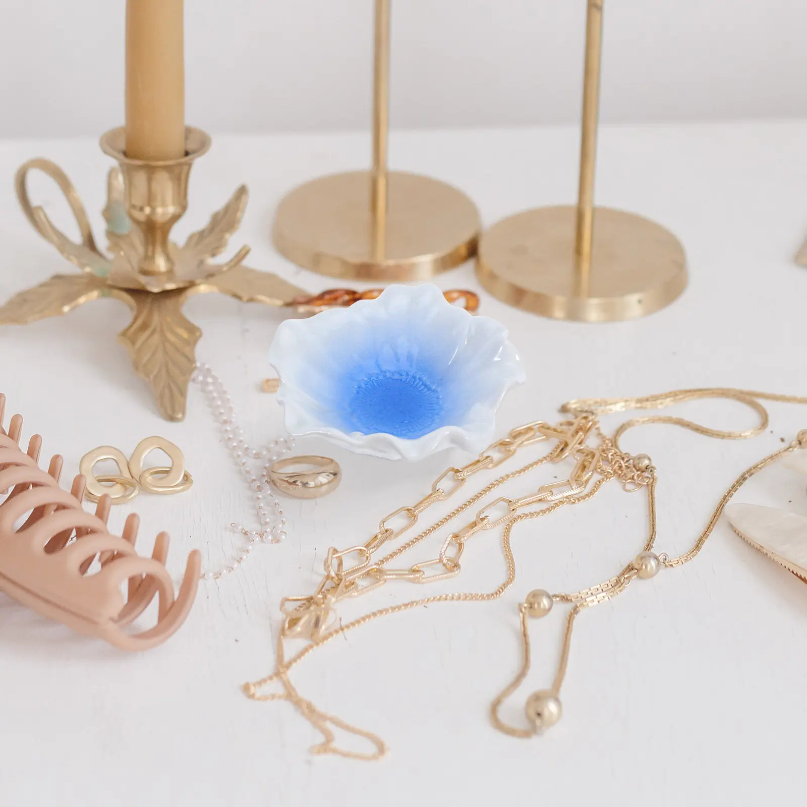 Ceramic Gradient Flower Jewelry Tray Trinket Dish Jewelry Holder Vanity Dresser Plate Decorative Storage Organizer for Rings
Ceramic Gradient Flower Jewelry Tray Trinket Dish Jewelry Holder Vanity Dresser Plate Decorative Storage Organizer for Rings