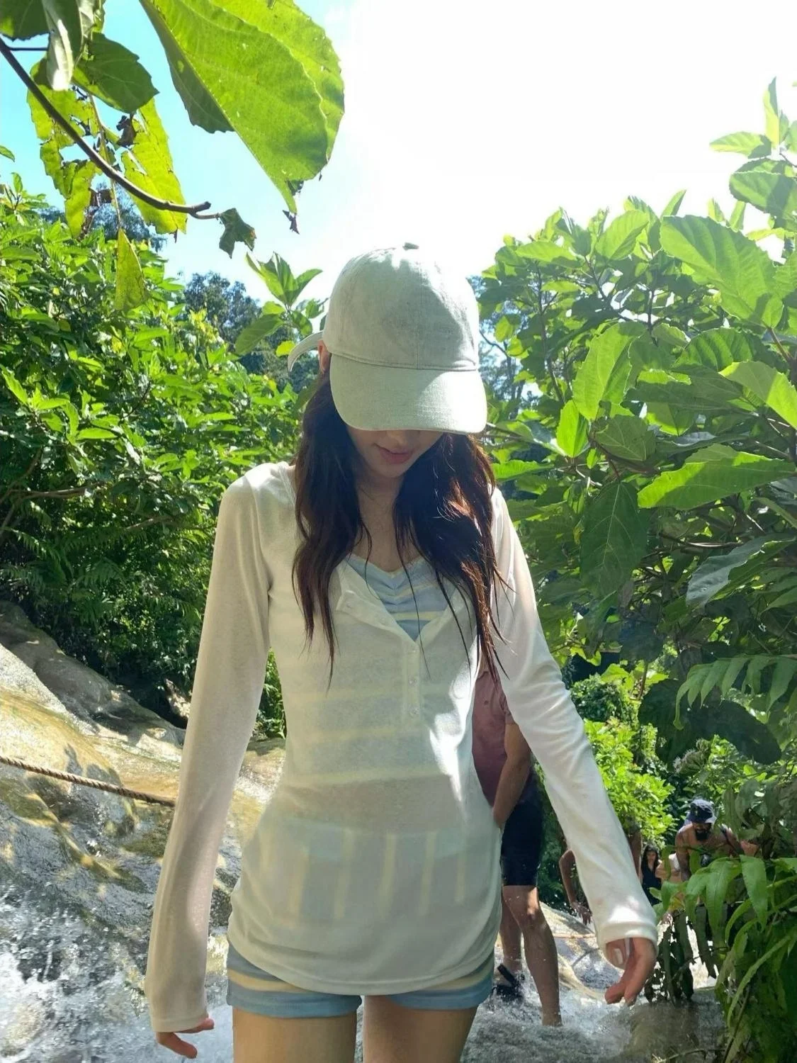 Pure Desire Blue Striped Bikini Set Vaion Onsen Long Sve Flat Angle Small Chest Swimsuit Tee-piece Cover up
Pure Desire Blue Striped Bikini Set Vaion Onsen Long Sve Flat Angle Small Chest Swimsuit Tee-piece Cover up