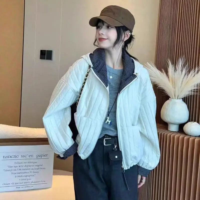 Клейкое пальто с капюшоном, зимняя новая модель, корейский стиль, уменьшение возраста, сетка, топы с цветными блоками, женская модная элегантность
Клейкое пальто с капюшоном, зимняя новая модель, корейский стиль, уменьшение возраста, сетка, топы с цветными блоками, женская модная элегантность