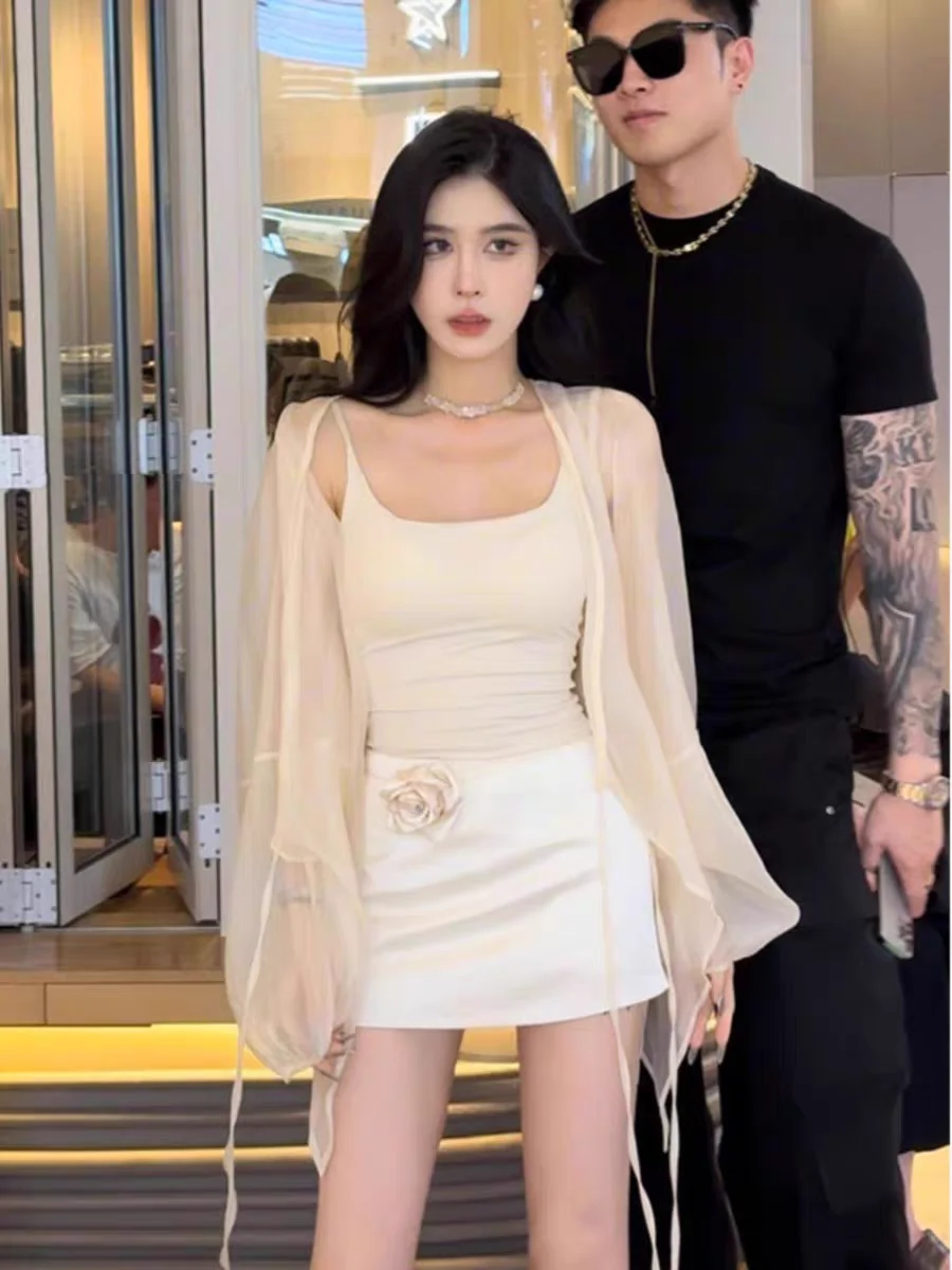 2025 Women's Solid Shirt New Sheer Thin Long Sleeve Sun Protection Blouse Woman Casual Loose Simple Single-breasted Shirts
2025 Women's Solid Shirt New Sheer Thin Long Sleeve Sun Protection Blouse Woman Casual Loose Simple Single-breasted Shirts