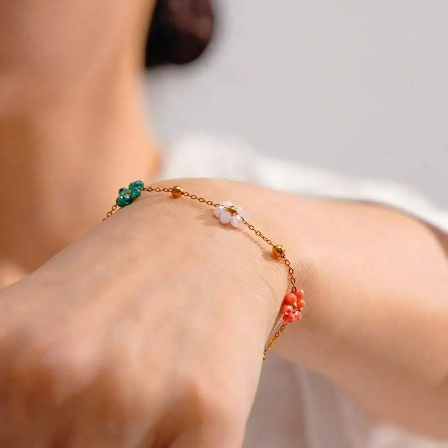 Elegant Multicolor Floral Chain Necklace For Women Boho Style Daily Wear
Elegant Multicolor Floral Chain Necklace For Women Boho Style Daily Wear