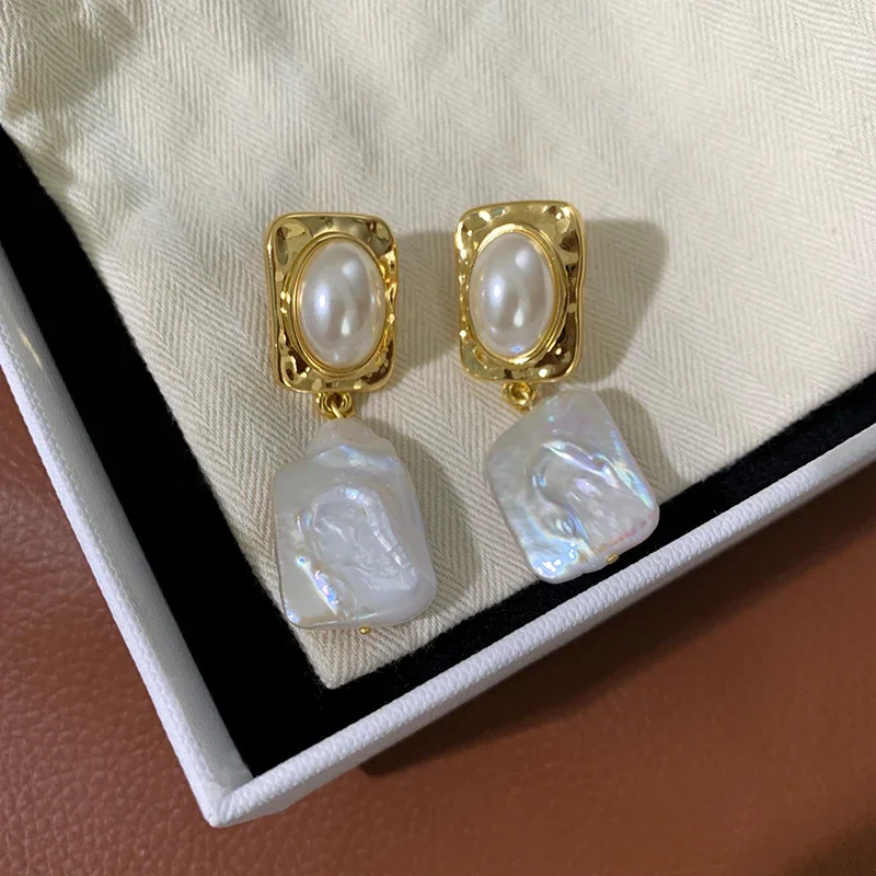 Hot Designer Brand Baroque Pearl Square Pendant Gold Earrings Women High Quality Luxury Jewelry Trendy
Hot Designer Brand Baroque Pearl Square Pendant Gold Earrings Women High Quality Luxury Jewelry Trendy