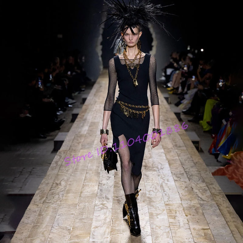 Gold Buckle Strange Heel Short Boots Sexy Pointed Toe Patent Leather Metal High Heels Zipper Ankle Booties Party Runway Shoes
Gold Buckle Strange Heel Short Boots Sexy Pointed Toe Patent Leather Metal High Heels Zipper Ankle Booties Party Runway Shoes