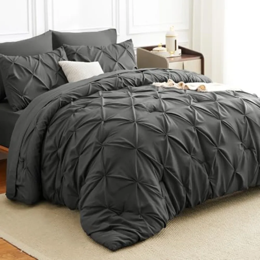 Комплект постельного белья Pintuck Bed in a Bag из 7 предметов: мягкий всесезонный набор с одеялом и простыней, с декоративными складками Pinch Pleat
Комплект постельного белья Pintuck Bed in a Bag из 7 предметов: мягкий всесезонный набор с одеялом и простыней, с декоративными складками Pinch Pleat