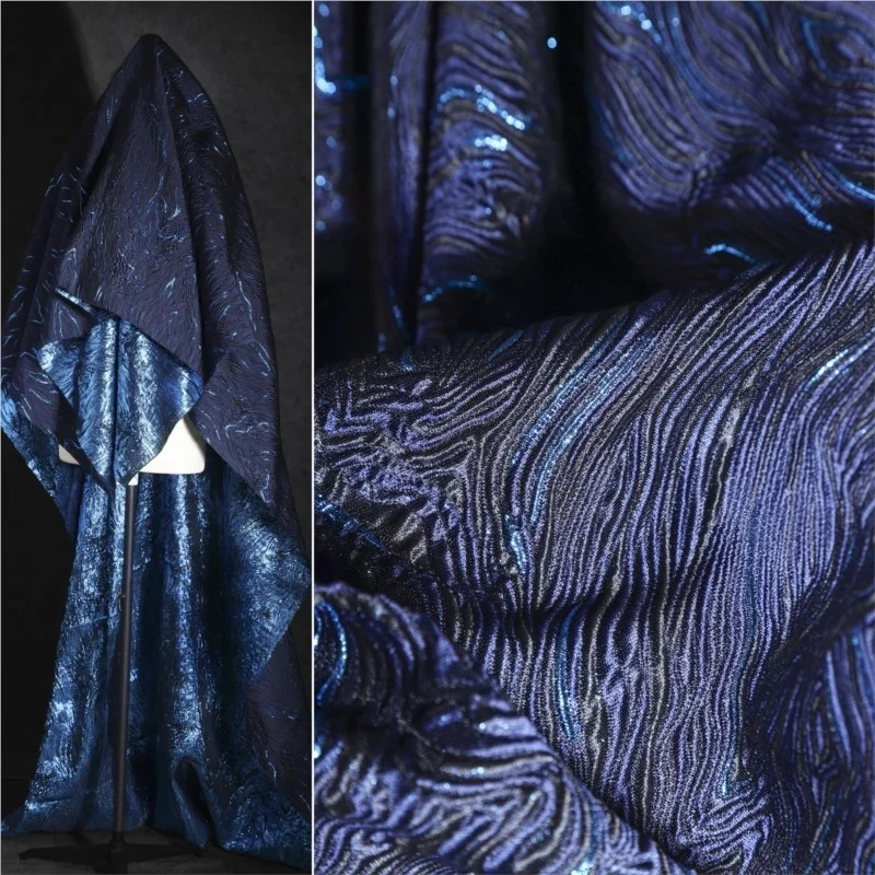 Deep blue sea golden thread jacquard all-cotton fabric pleated three-dimensional for outerwear and suits designer
Deep blue sea golden thread jacquard all-cotton fabric pleated three-dimensional for outerwear and suits designer