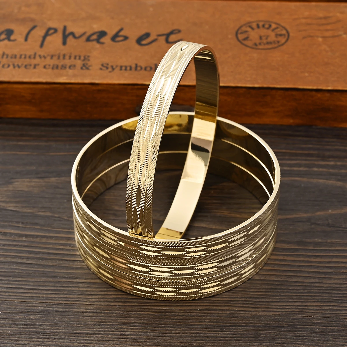 65MM 9K Gold Color Habesha Top Selling Adult Size Simple Cute Bracelet Jewelry Flower Bangle Girl Birthday Party Gift
65MM 9K Gold Color Habesha Top Selling Adult Size Simple Cute Bracelet Jewelry Flower Bangle Girl Birthday Party Gift