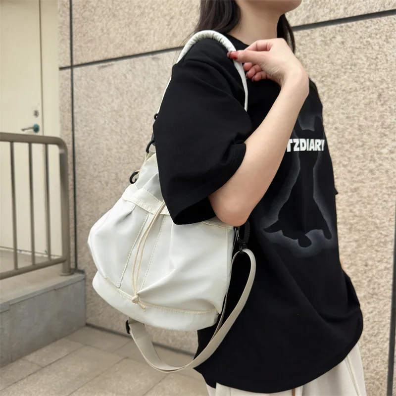 Multifunctional Women Bag High Sense Versatile Shoulder Bag Niche Design Casual Large Capacity Crossbody Bag
Multifunctional Women Bag High Sense Versatile Shoulder Bag Niche Design Casual Large Capacity Crossbody Bag