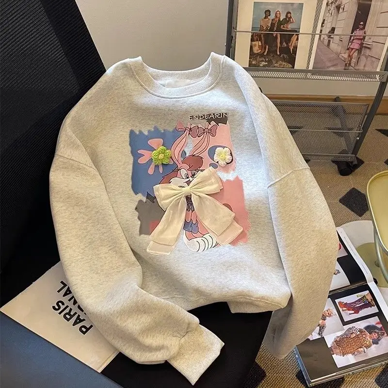 Gray three-dimensional decorative bow crew neck sweater women's autumn and winter velvet thickened oversize foreign loose top
Gray three-dimensional decorative bow crew neck sweater women's autumn and winter velvet thickened oversize foreign loose top