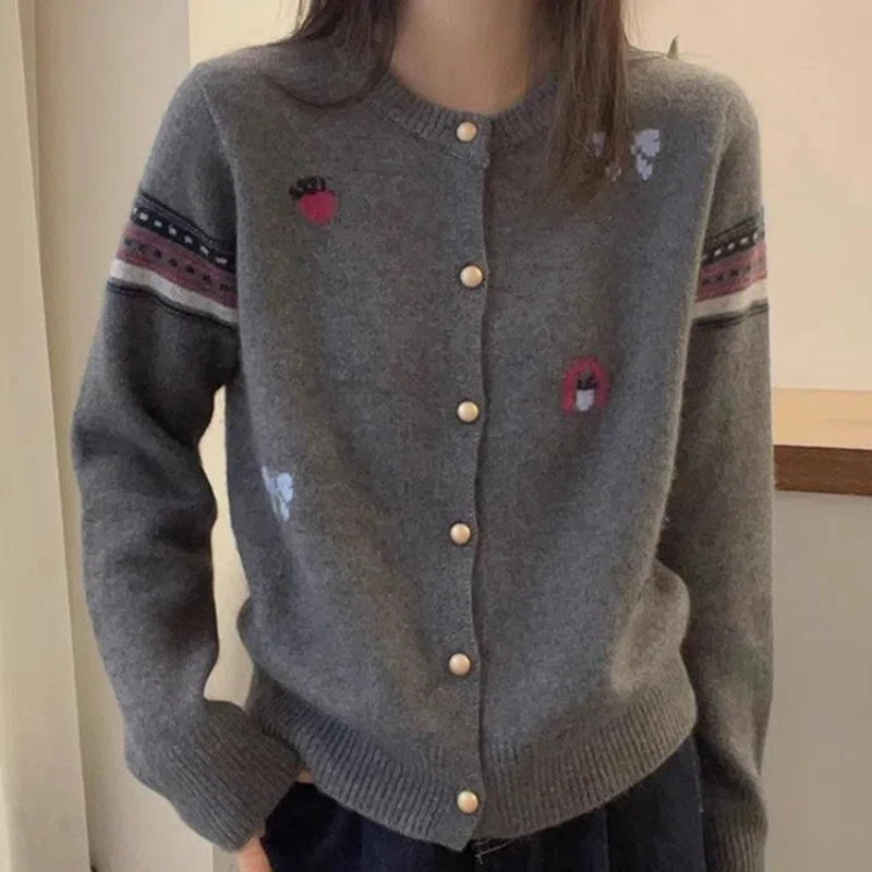 Autumn and Winter Temperament European Christmas Red Knitted Sweater Light Mature Style Single Breasted Sweater Slimming Jacket
Autumn and Winter Temperament European Christmas Red Knitted Sweater Light Mature Style Single Breasted Sweater Slimming Jacket