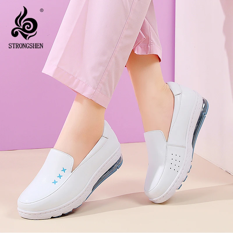 Women's Shoes Spring Leather Cushion Comfortable White Wedge With Soft Bottom Anti-slip Flat Increased Hospital Nurse Work Shoes
Women's Shoes Spring Leather Cushion Comfortable White Wedge With Soft Bottom Anti-slip Flat Increased Hospital Nurse Work Shoes