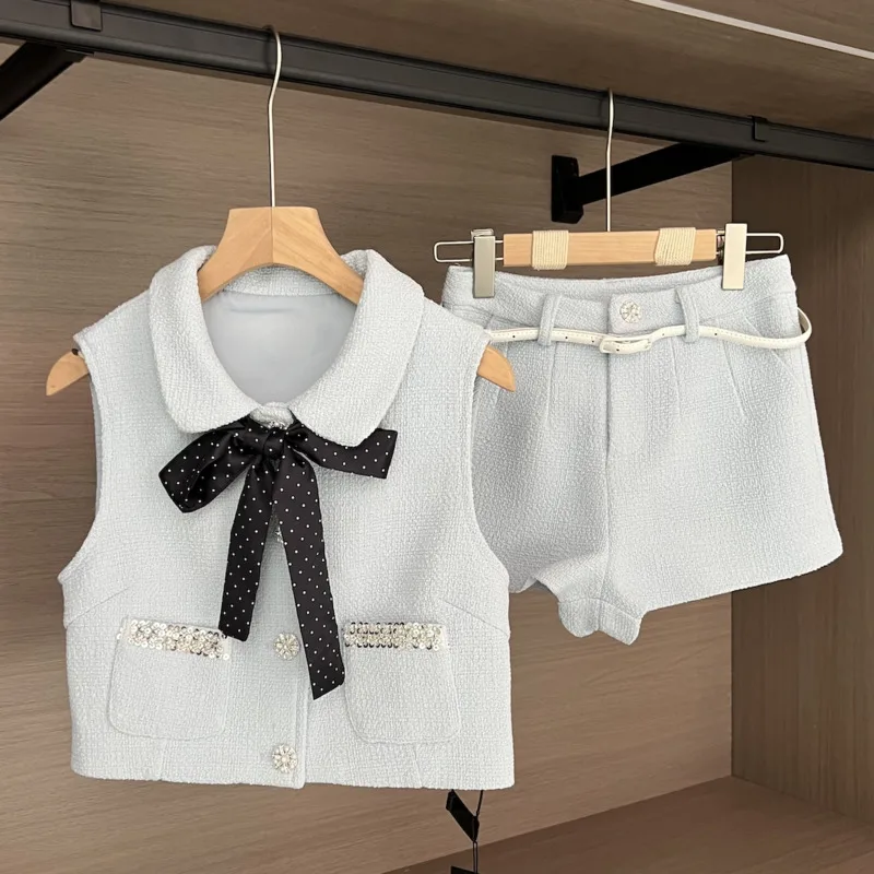 Корейские милые женские брючные костюмы из двух предметов, высококачественные французские модные твидовые комплекты из двух предметов для женщин, жилет с бантом, топы + шорты, комплекты
Корейские милые женские брючные костюмы из двух предметов, высококачественные французские модные твидовые комплекты из двух предметов для женщин, жилет с бантом, топы + шорты, комплекты