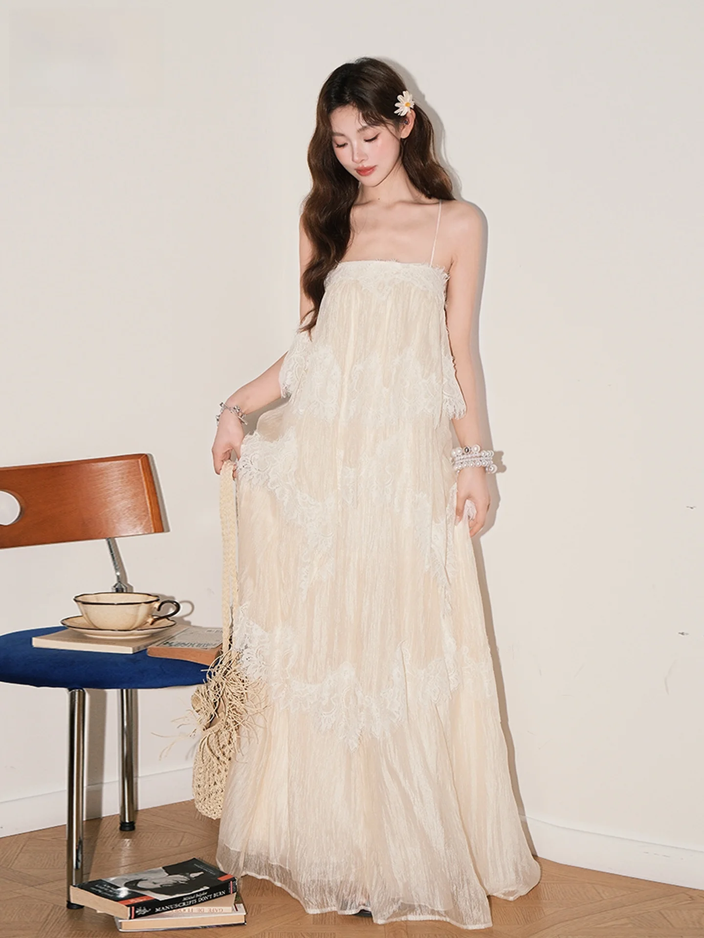 Elegant Lace Halter Dress Women's Summer New Style Backless Gentle Cake Long Skirt Commute Style High Waist Soft Index A-Line...
Elegant Lace Halter Dress Women's Summer New Style Backless Gentle Cake Long Skirt Commute Style High Waist Soft Index A-Line...