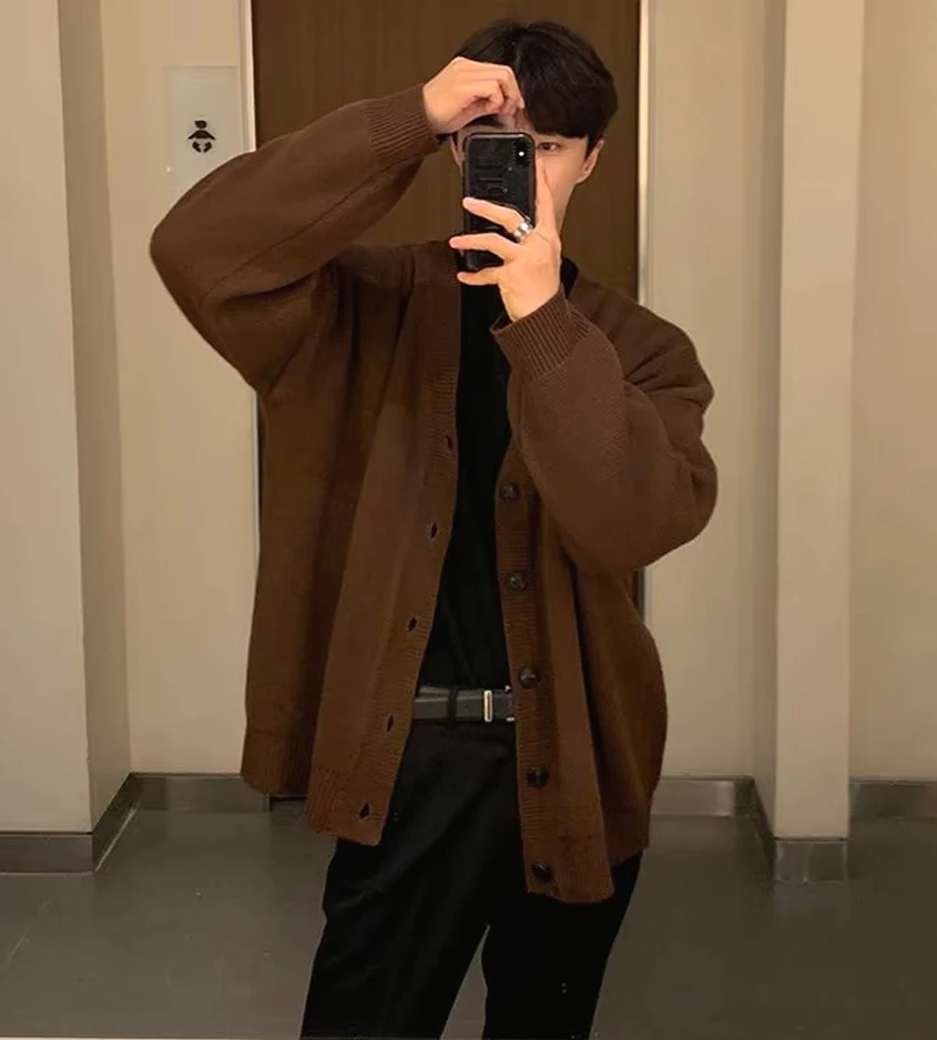 Мужской вязаный кардиган Young Vitali Sle с V-образным вырезом, повседневный шерстяной свитер с длинными рукавами, свободный крой, осенняя верхняя одежда
Мужской вязаный кардиган Young Vitali Sle с V-образным вырезом, повседневный шерстяной свитер с длинными рукавами, свободный крой, осенняя верхняя одежда