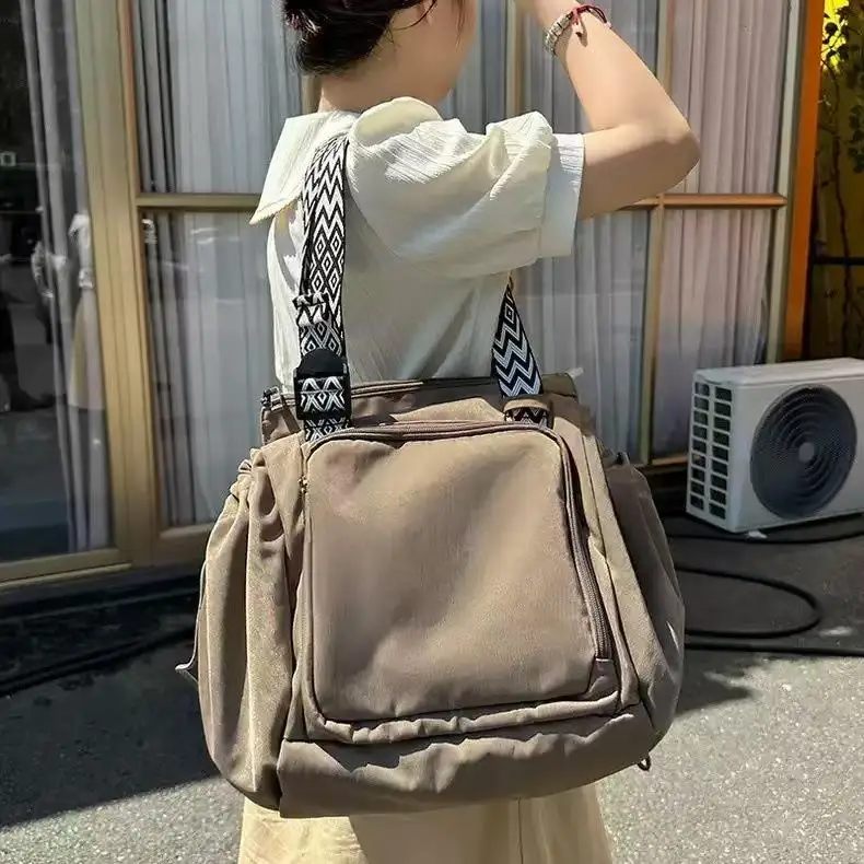 AS20251 Fashion Travel Versatile Backpack Bag Bag Multi-function Large Capacity Winter Portable Shoulder Universal Tote Bag
AS20251 Fashion Travel Versatile Backpack Bag Bag Multi-function Large Capacity Winter Portable Shoulder Universal Tote Bag