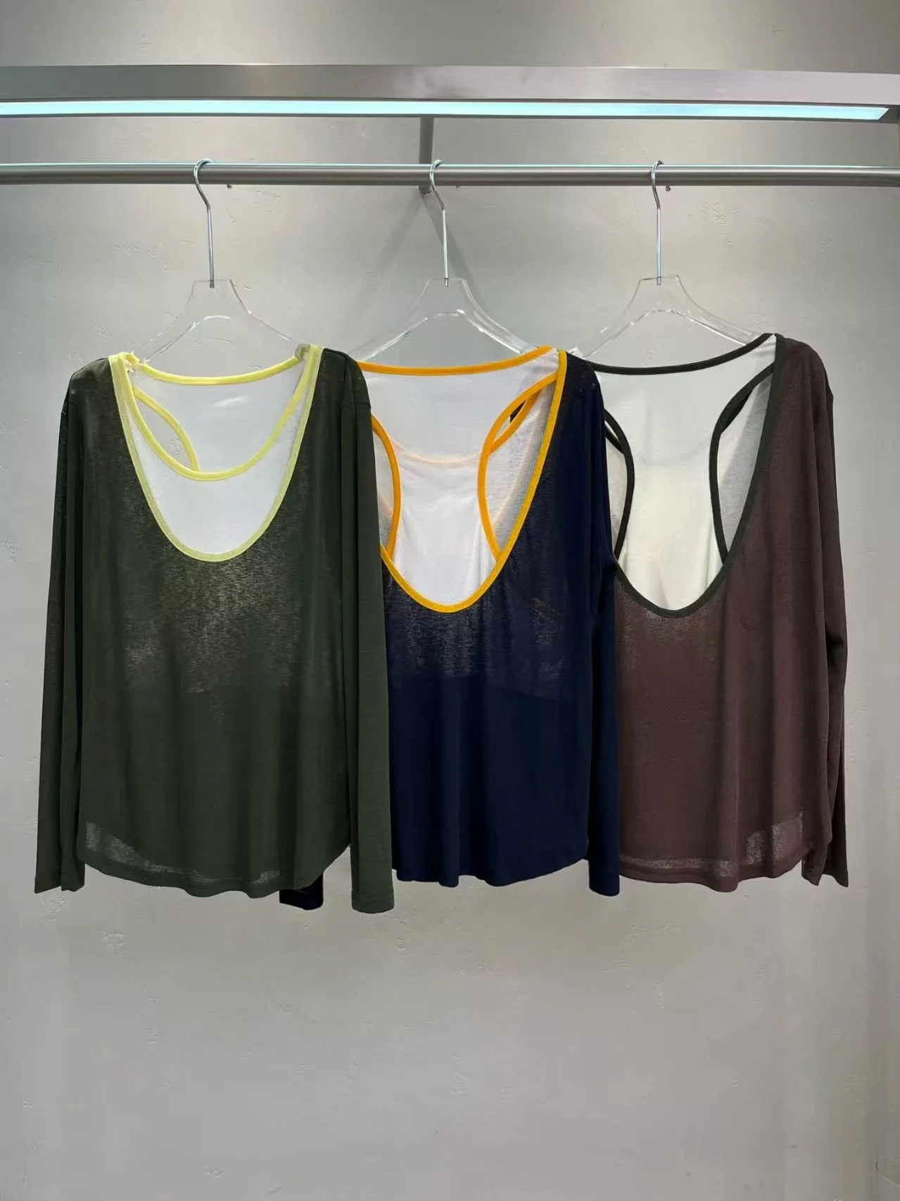 Loose Long Sleeve Vest Women's Korean Style Fake Two-Piece Summer Fashion Slimming Trendy Girl Outerwear Breathable V-Neck T-...
Loose Long Sleeve Vest Women's Korean Style Fake Two-Piece Summer Fashion Slimming Trendy Girl Outerwear Breathable V-Neck T-...